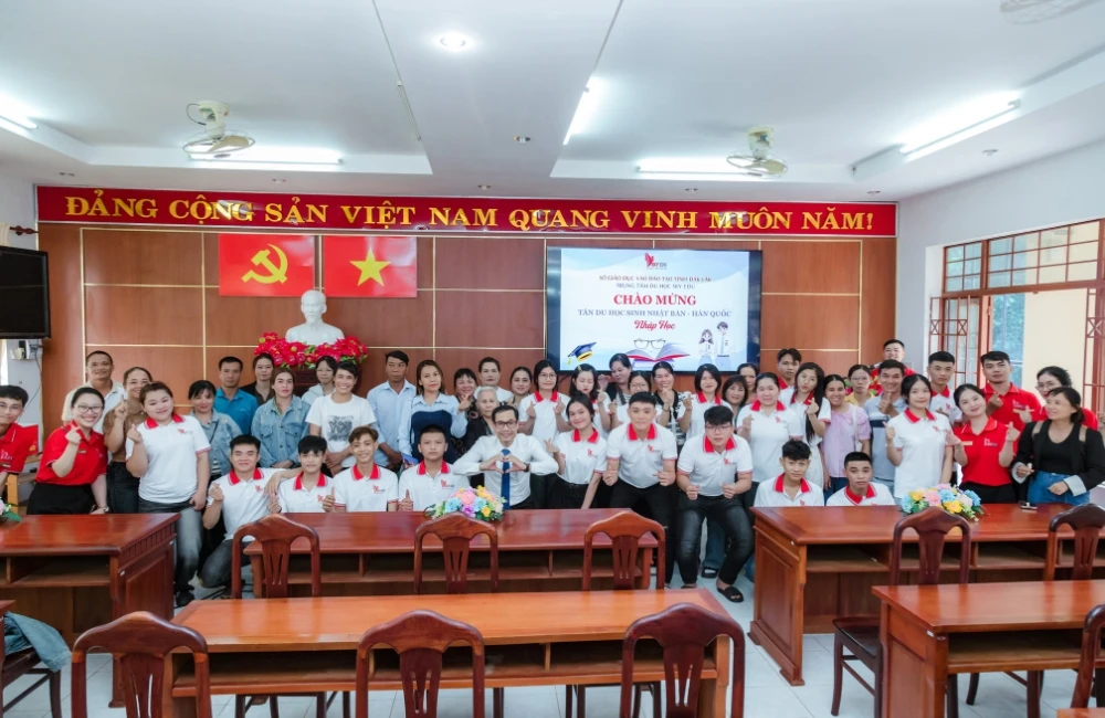 Khai giảng chương trình du học - Bước khởi đầu chinh phục ước mơ cùng Sky Edu