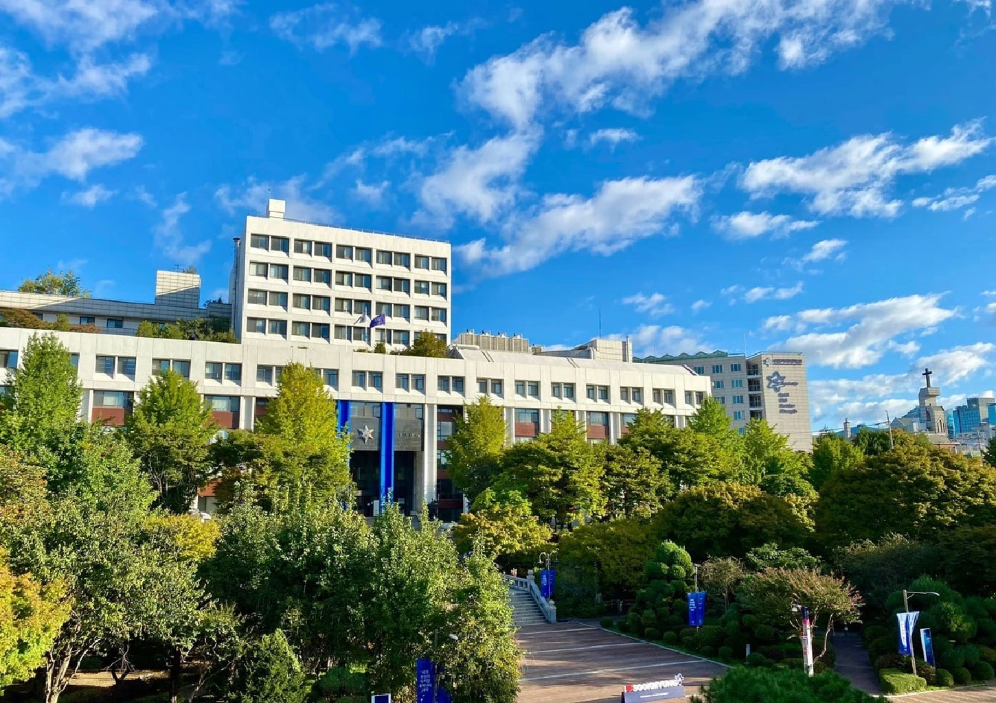 Đại học nữ sinh SookMyung - Trường nữ sinh tư thục đầu tiên ở hàn quốc